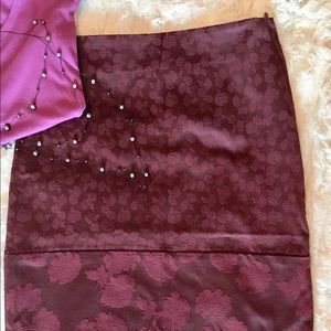 NWOT. H&M Burgundy Floral Skirt